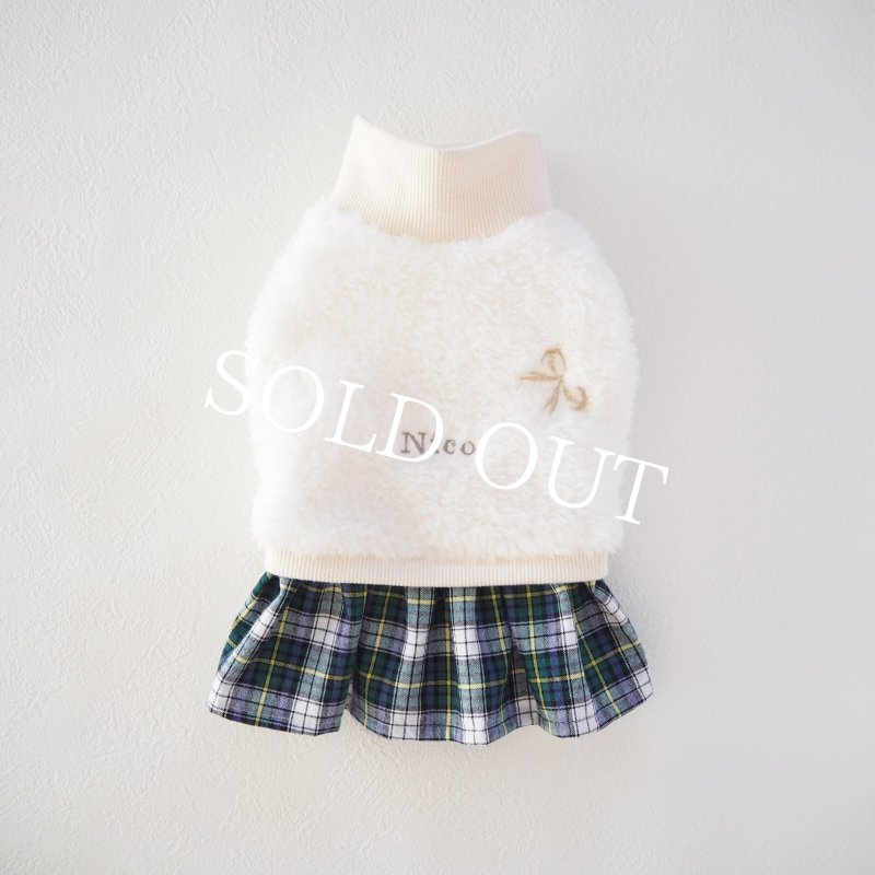 画像1: リボン刺繍：選べるチェックのファーワンピース：スノーホワイト【名入れ無料】 (1)