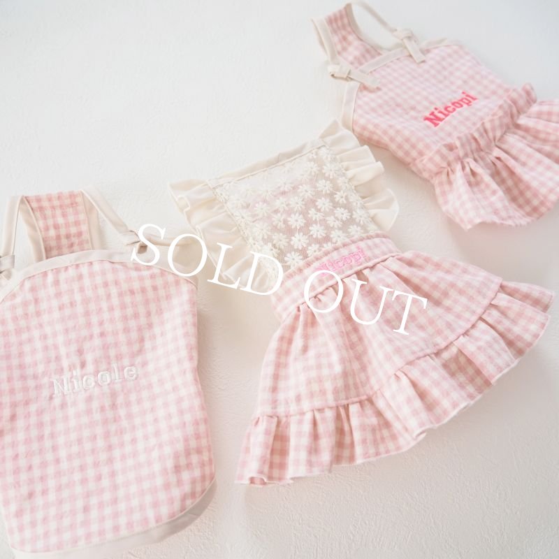 画像13: シアーマーガレットフリルエプロンドレス：ピンクギンガム【名入れ無料】 (13)