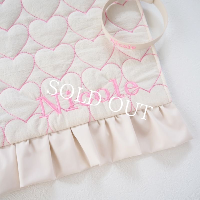 画像2: ハートステッチキルティングフリルマルチマット：PINK【名入れ無料】 (2)