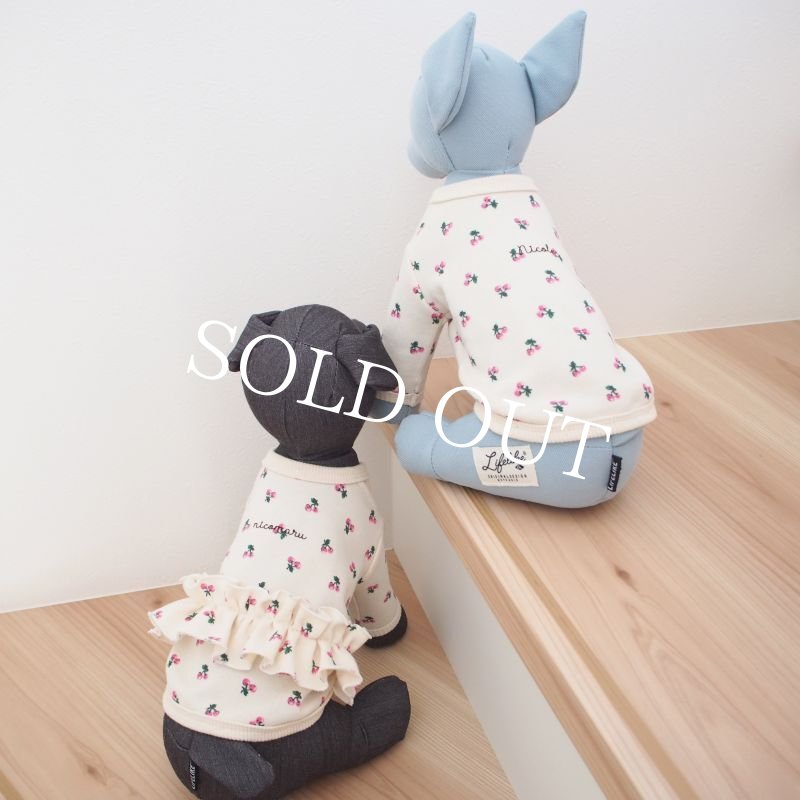 写真右は別作品の「peach cherry 前開きカットソー＊カーディガン」